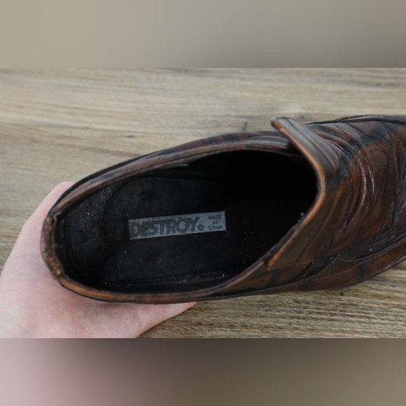 DESTROY Men's Alligator Leather Loafers - Picture 8 of 10
